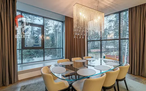 3-КОМН. КВАРТИРА С ОТДЕЛКОЙ 220 М² НА 2 ЭТАЖЕ