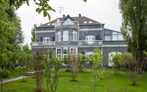 2-этажный коттедж 1 400 м² с отделкой