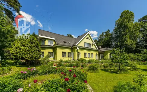 2-этажный коттедж 675.8 м² с отделкой