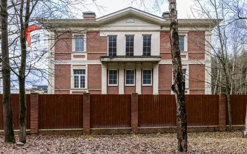 2-этажный коттедж 1 320 м² без отделки