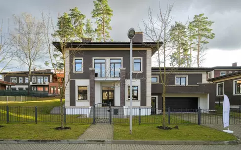 3-этажный коттедж 422.8 м² без отделки