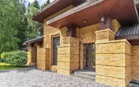 2-этажный коттедж 1 300 м² с отделкой