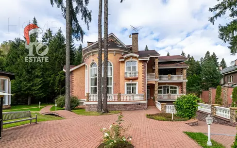 3-этажный коттедж 1 176.8 м² с отделкой