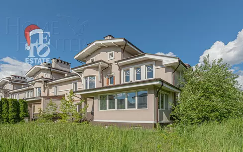 2-этажный таунхаус 330 м² без отделки