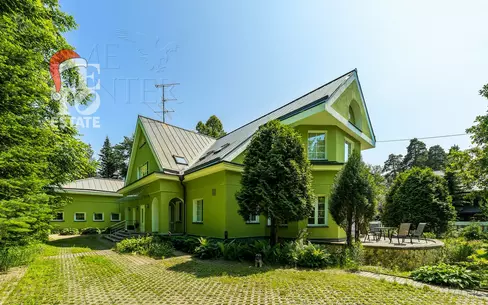 2-этажный коттедж 675.8 м² с отделкой