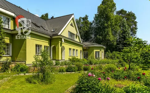 2-этажный коттедж 675.8 м² с отделкой