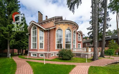 3-этажный коттедж 1 176.8 м² с отделкой