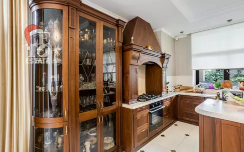 2-этажный коттедж 550 м² с отделкой