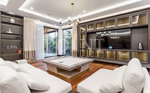 2-этажный коттедж 1 000 м² с отделкой