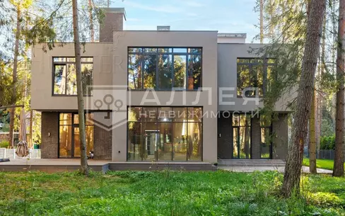 2-этажный коттедж 400 м² с отделкой