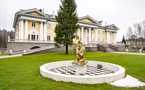 3-этажный коттедж 3 340 м² с отделкой