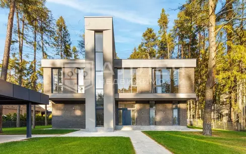 2-этажный коттедж 400 м² с отделкой