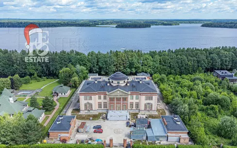 3-этажный коттедж 4 000 м² с отделкой