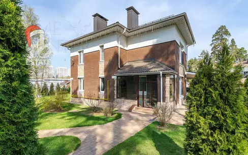 2-этажный коттедж 214 м² с отделкой