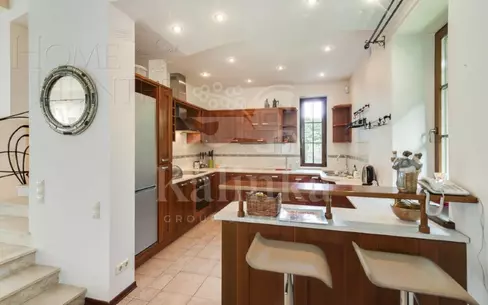 2-этажный коттедж 650 м² с отделкой