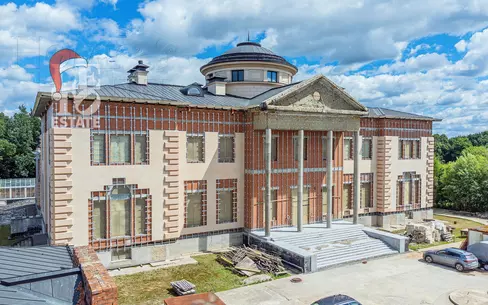 3-этажный коттедж 4 000 м² с отделкой