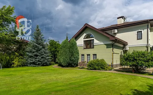 2-этажный коттедж 286.6 м² с отделкой