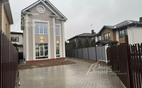 3-этажный коттедж 148 м² с отделкой