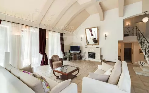 2-этажный коттедж 650 м² с отделкой