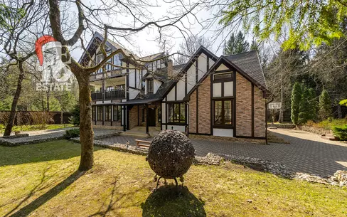 3-этажный коттедж 550 м² с отделкой