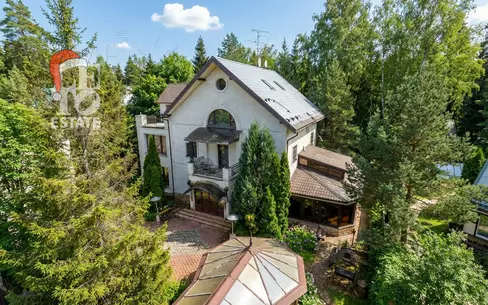 3-этажный коттедж 520 м² с отделкой