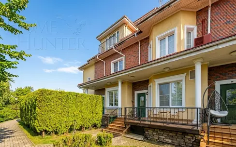 2-этажный таунхаус 400 м² с отделкой