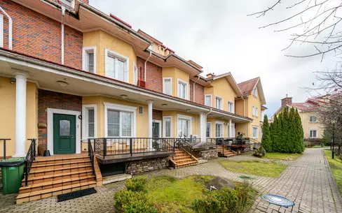 2-этажный таунхаус 400 м² с отделкой
