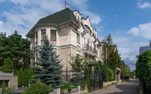 3-этажный коттедж 553 м² с отделкой