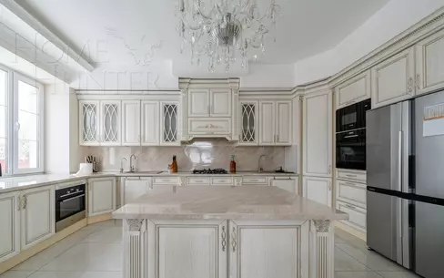 2-этажный коттедж 1 110 м² с отделкой