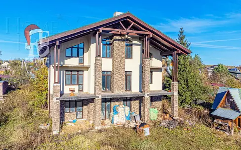 3-этажный коттедж 690 м² без отделки