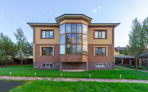 2-этажный коттедж 553.8 м² с отделкой