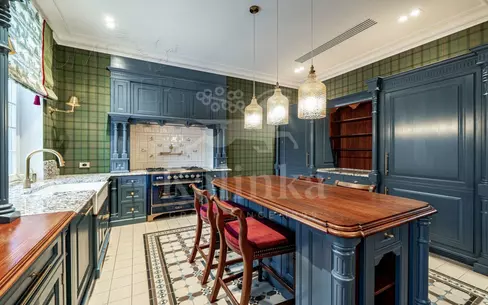 2-этажный таунхаус 420 м² с отделкой