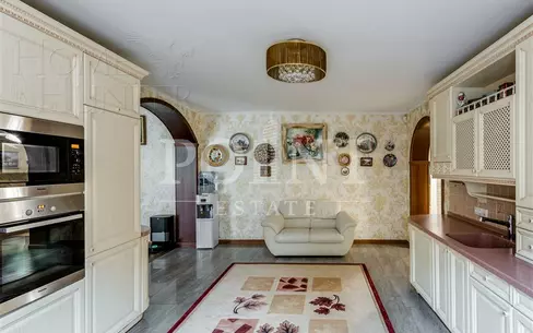 2-этажный коттедж 640 м² с отделкой