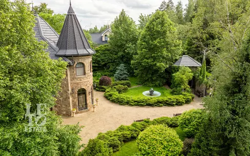 3-этажный коттедж 850 м² с отделкой