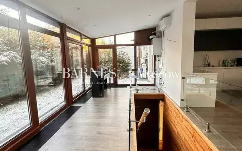 4-КОМН. КВАРТИРА С ОТДЕЛКОЙ 200 М² НА 1 ЭТАЖЕ