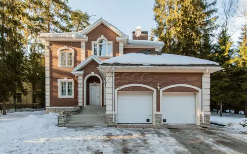 2-этажный коттедж 350 м² с отделкой