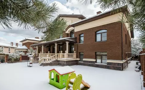 2-этажный коттедж 700 м² с отделкой