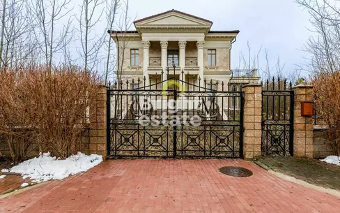 2-этажный коттедж 680 м² без отделки