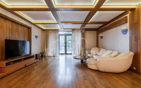 3-этажный коттедж 1 357.9 м² с отделкой