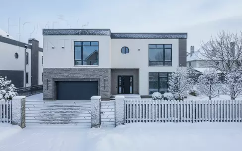 2-этажный коттедж 440 м² с отделкой