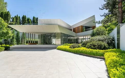 2-этажный коттедж 800 м² с отделкой