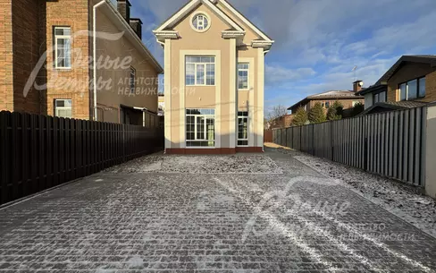 3-этажный коттедж 148 м² с отделкой