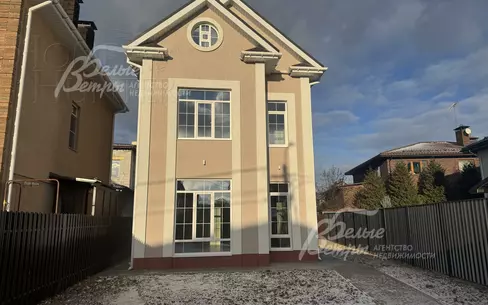 3-этажный коттедж 148 м² с отделкой