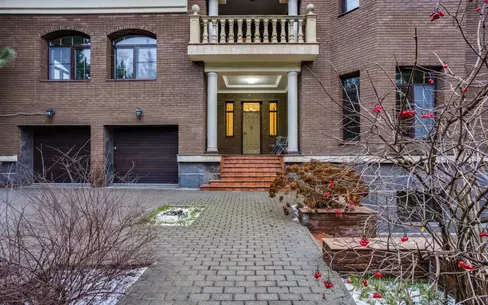 2-этажный коттедж 700 м² с отделкой