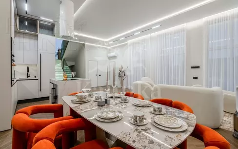 2-этажный коттедж 250 м² с отделкой