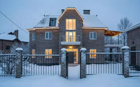 2-этажный коттедж 450 м² с отделкой