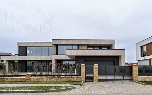 2-этажный коттедж 702 м² без отделки