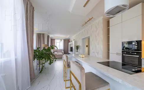 2-этажный коттедж 273 м² с отделкой