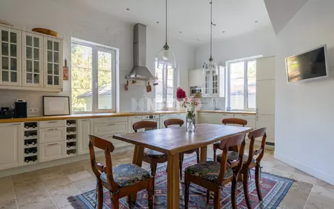 2-этажный коттедж 733 м² с отделкой