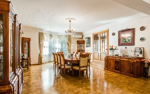 2-этажный коттедж 2 500 м² с отделкой